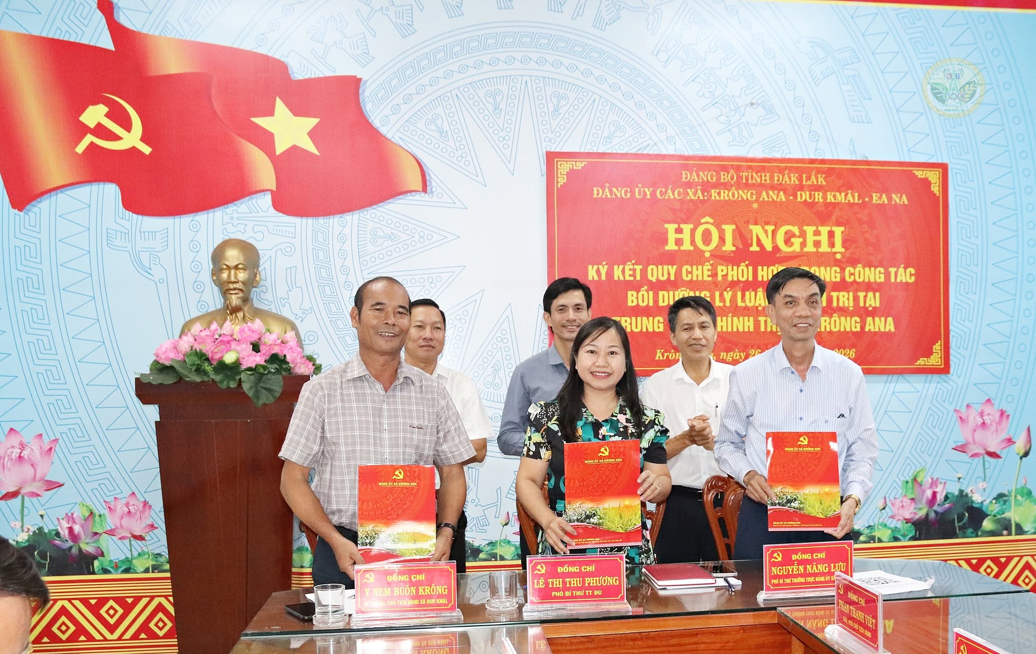 Hội nghị thống nhất, ký kết Quy chế, phối hợp giữa Đảng ủy xã Krông Ana với Đảng ủy xã Dur Kmăl và Đảng ủy xã Ea Na trong công tác bồi dưỡng lý luận chính trị tại Trung tâm chính trị xã Krông Ana